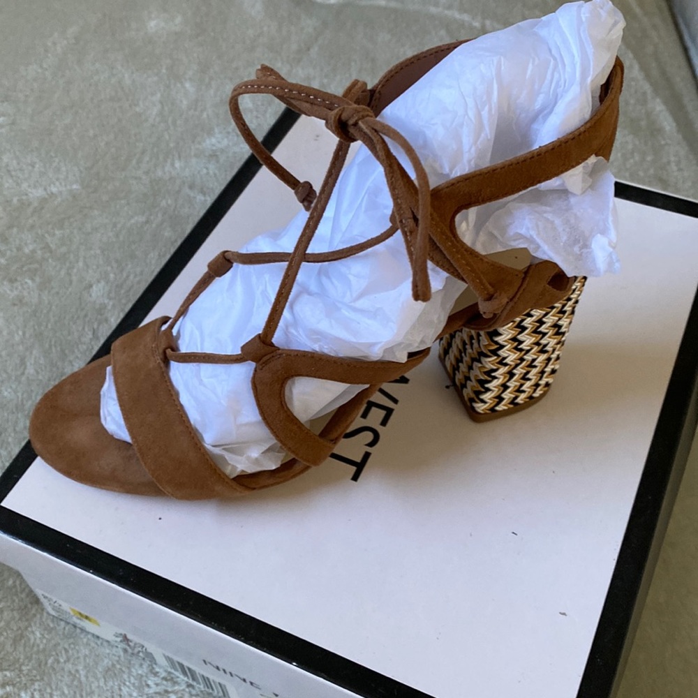 Nine West lace up tan suede heels never worn